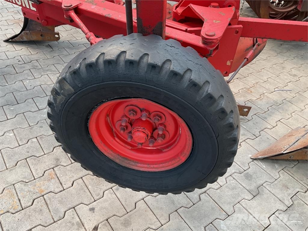 Krone Fidux S/120/4 Beet Chasse neige