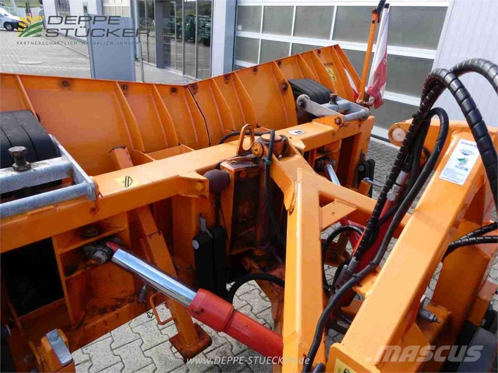 MB Trac Unimog U318 mit Schild+Streuer Maszyny rolnicze - Inne