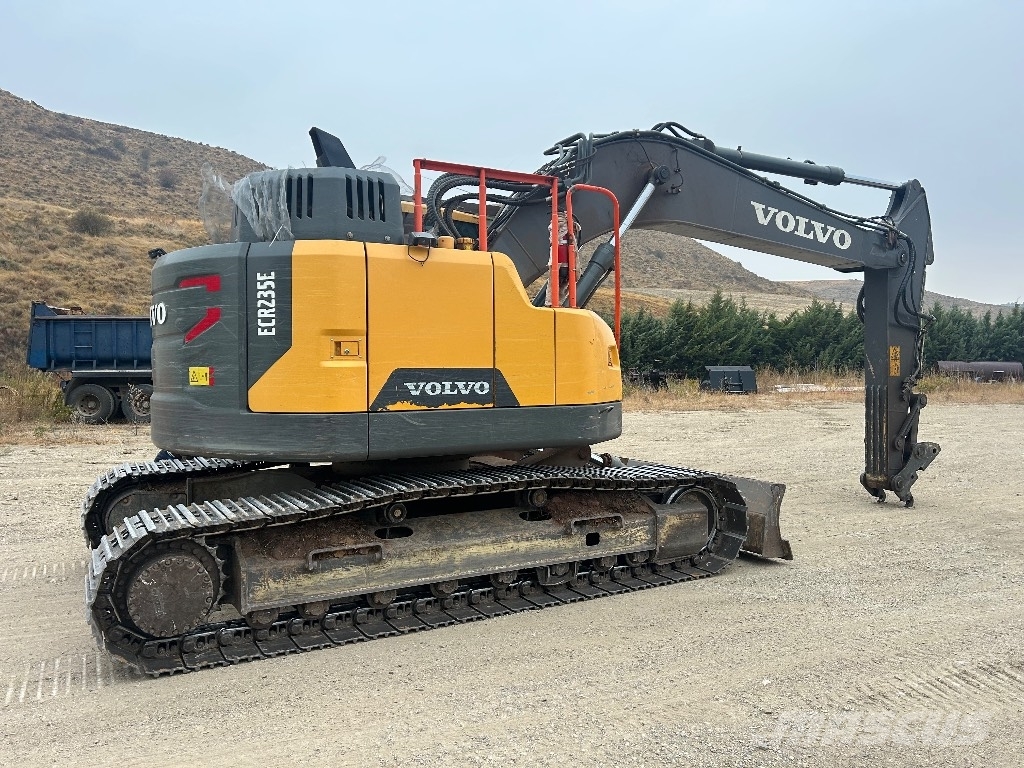 Volvo ECR 235 E Roomikekskavaatorid