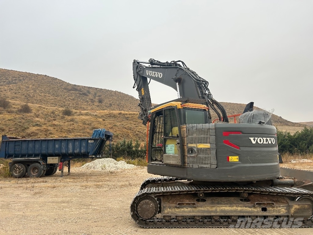 Volvo ECR 235 E Roomikekskavaatorid