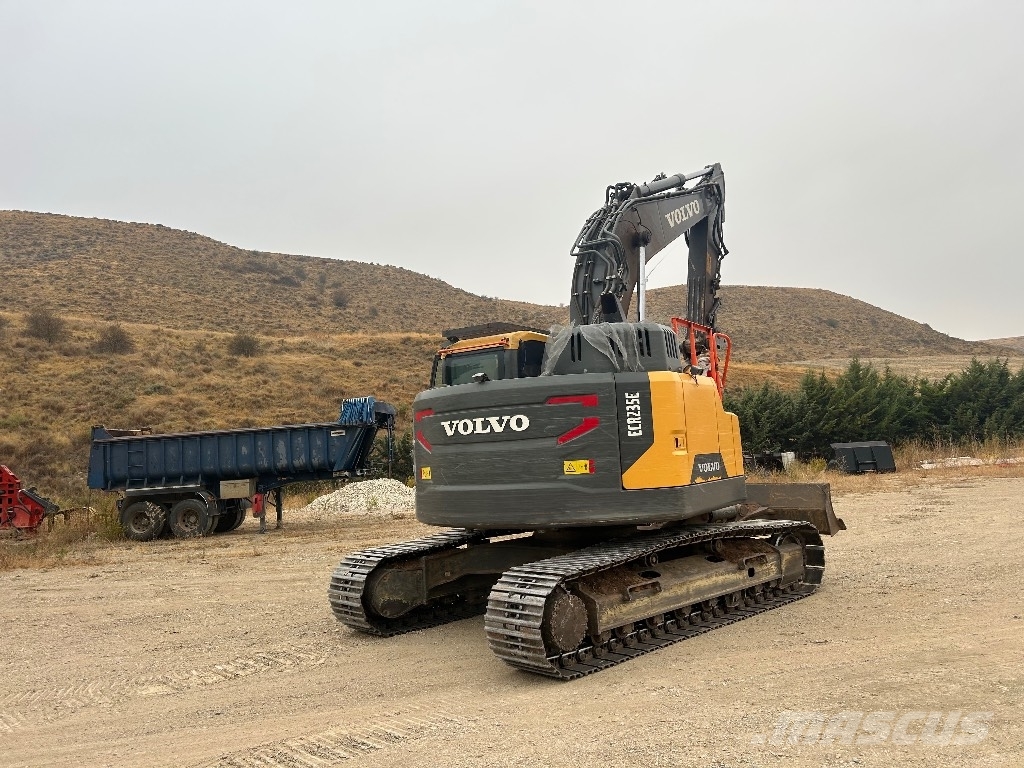 Volvo ECR 235 E Roomikekskavaatorid