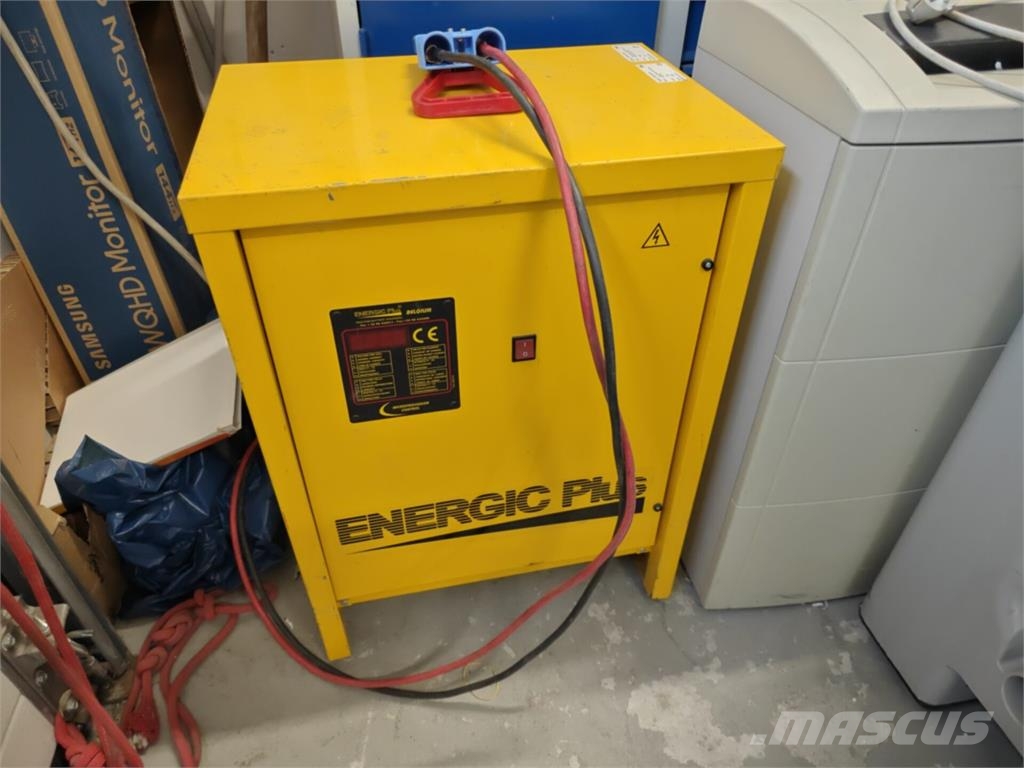 Nissan 1N1L15Q Elektriskie autoiekrāvēji