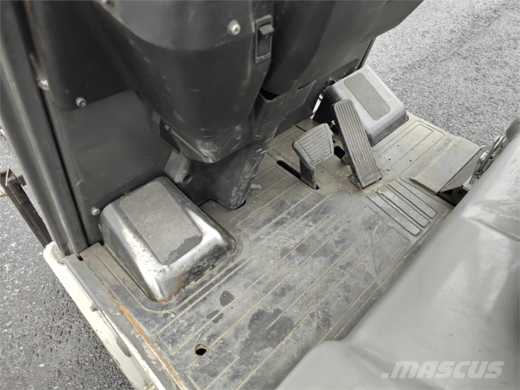 Nissan 1N1L15Q Elektriskie autoiekrāvēji