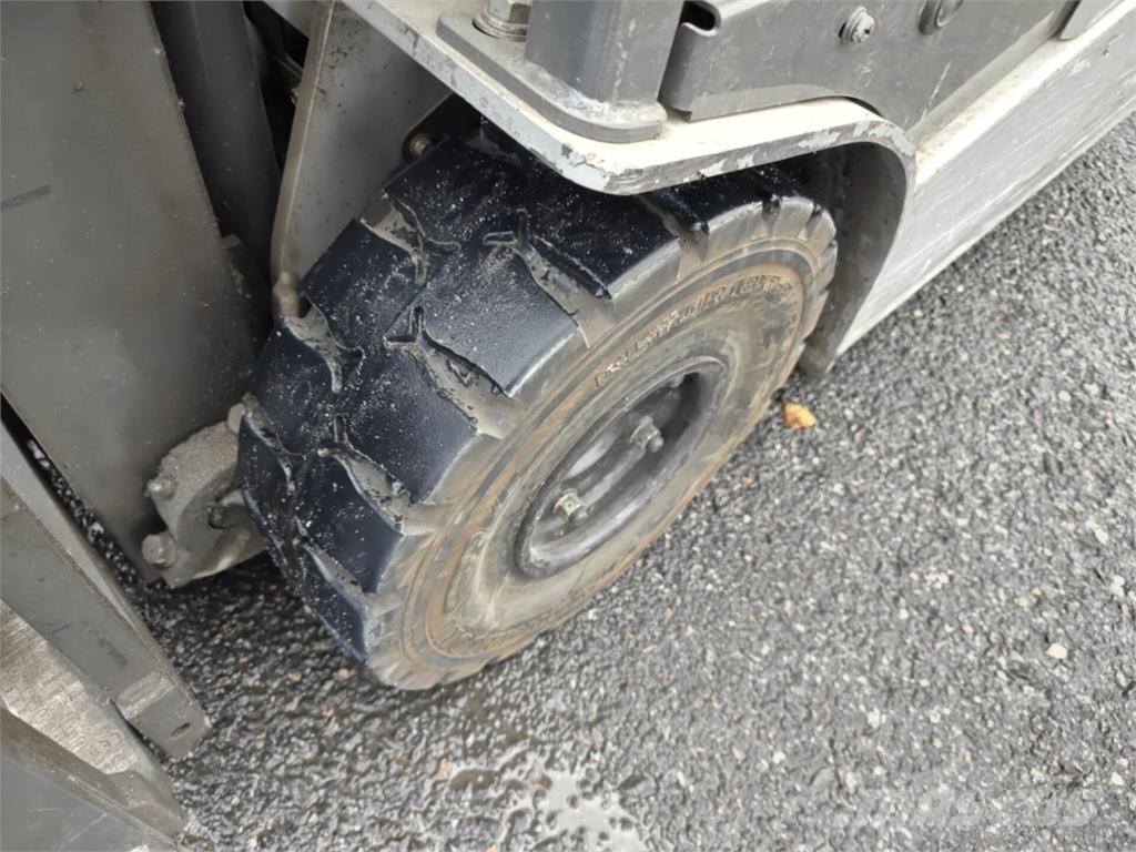 Nissan 1N1L15Q Elektriskie autoiekrāvēji