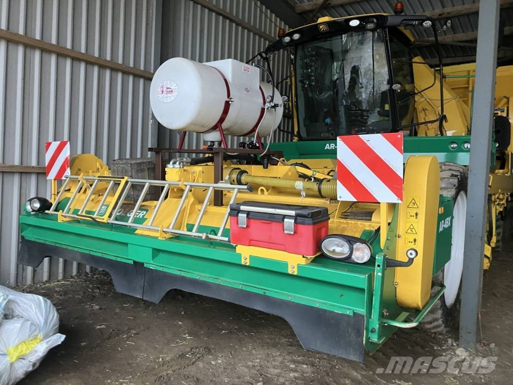 Oxbo AR-4BX حفارات وحصادات البطاطس