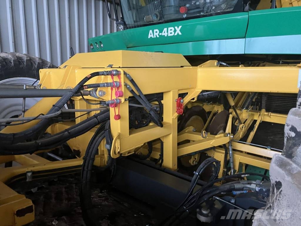 Oxbo AR-4BX حفارات وحصادات البطاطس
