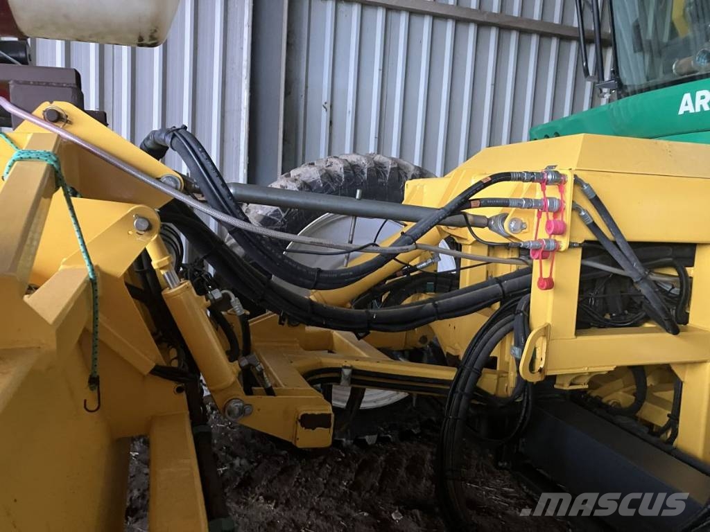 Oxbo AR-4BX حفارات وحصادات البطاطس