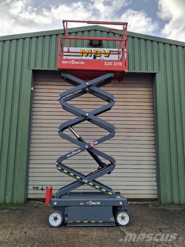 SkyJack SJ III 3219 Šķerveida pacēlāji