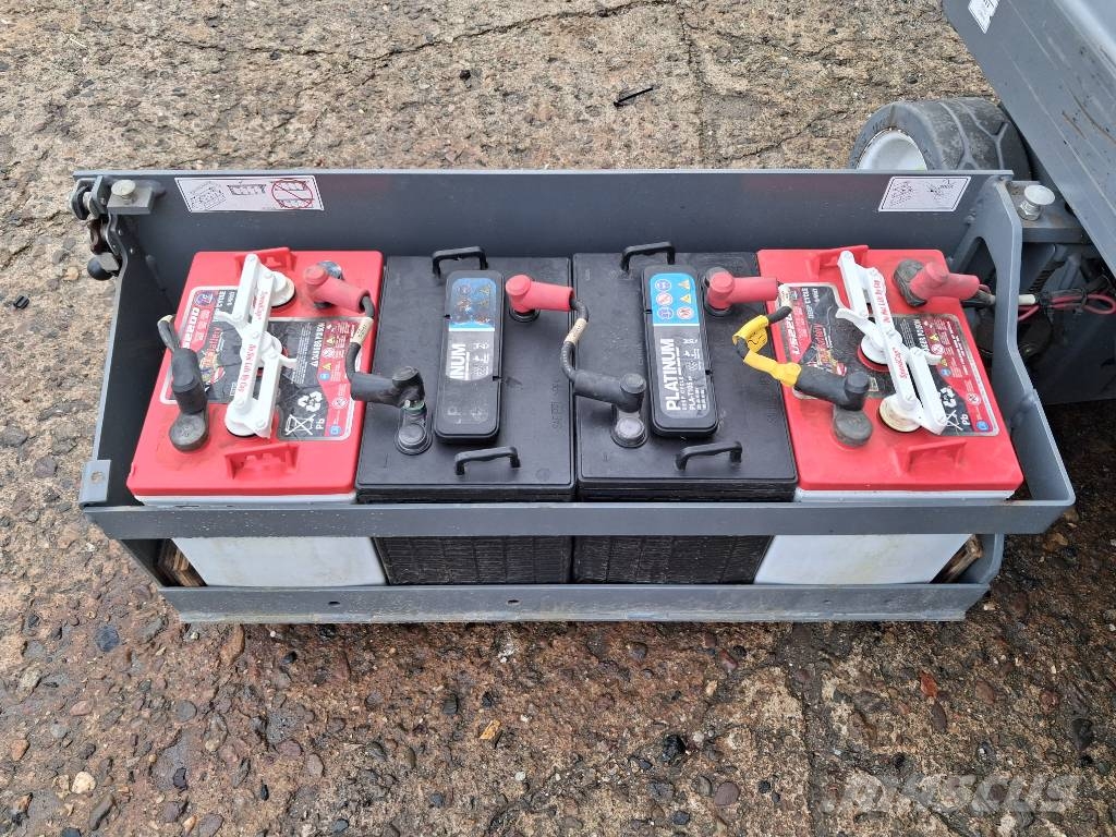 SkyJack SJ III 3219 Šķerveida pacēlāji