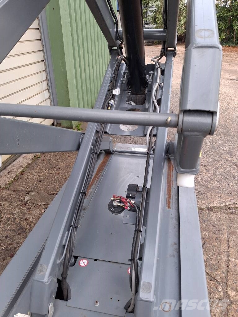 SkyJack SJ III 3219 Šķerveida pacēlāji
