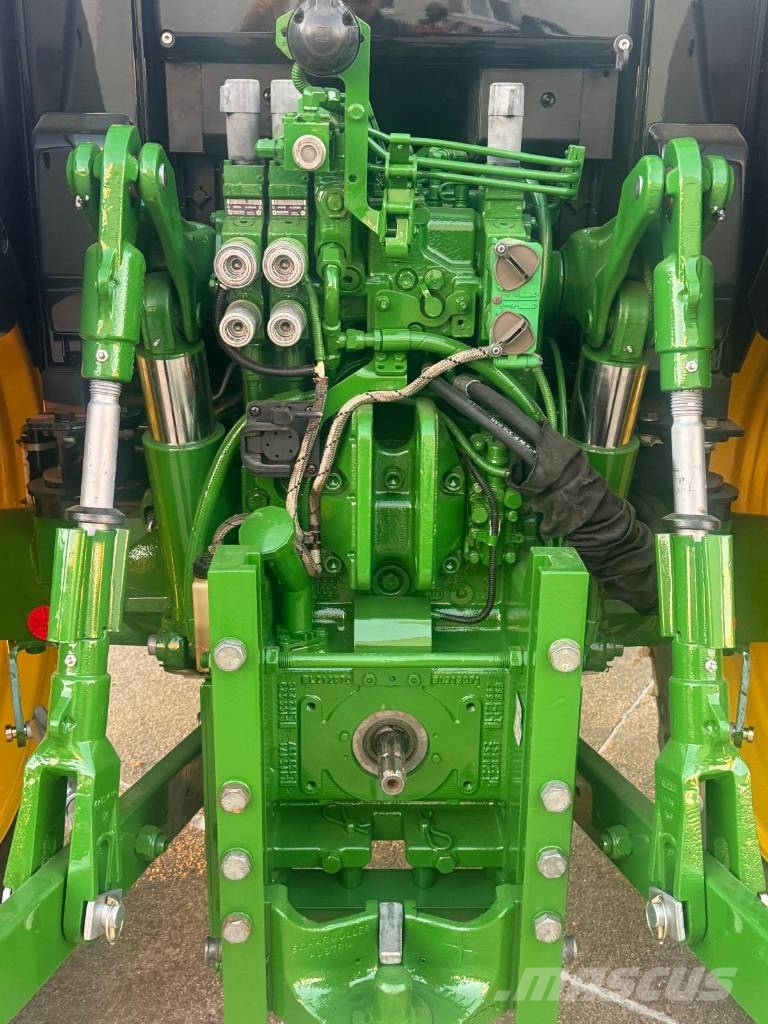 John Deere 6115M Traktori