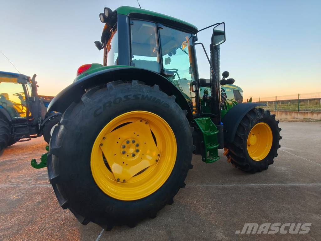 John Deere 6115M Traktori