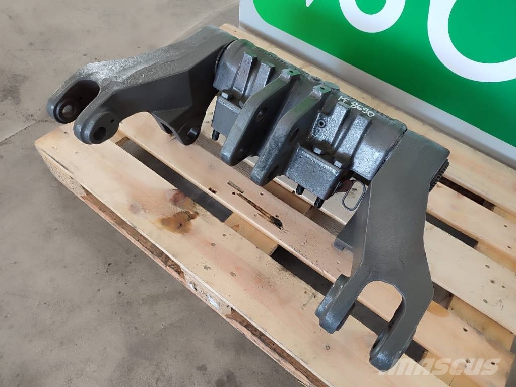 Massey Ferguson Rear lift G903862030 050209 Massey Ferguson 8690 Chassis