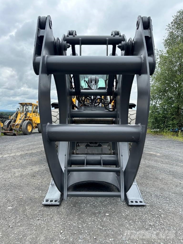 Volvo 80027 Log Grab Gripere