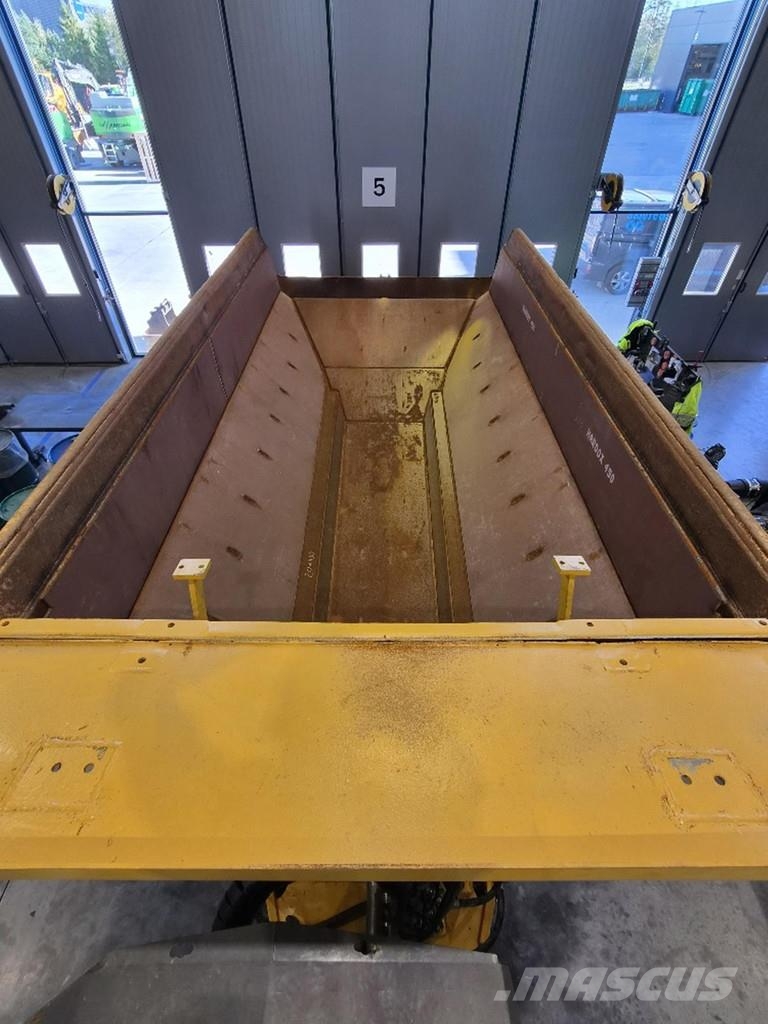 Volvo A25G 鉸接式起吊車