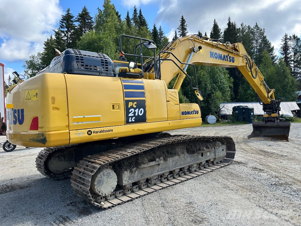 Komatsu PC 210 LC-11 حفارات زحافة