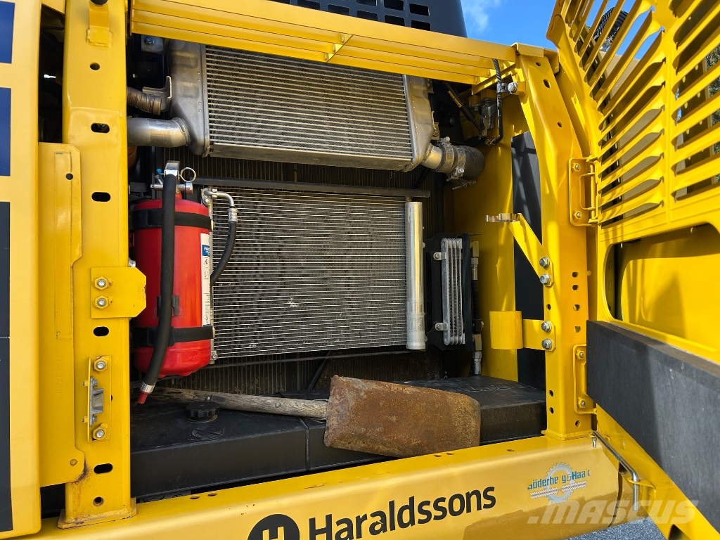 Komatsu PC 210 LC-11 حفارات زحافة