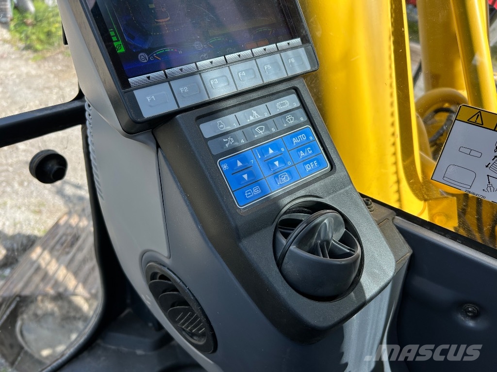 Komatsu PC 210 LC-11 حفارات زحافة