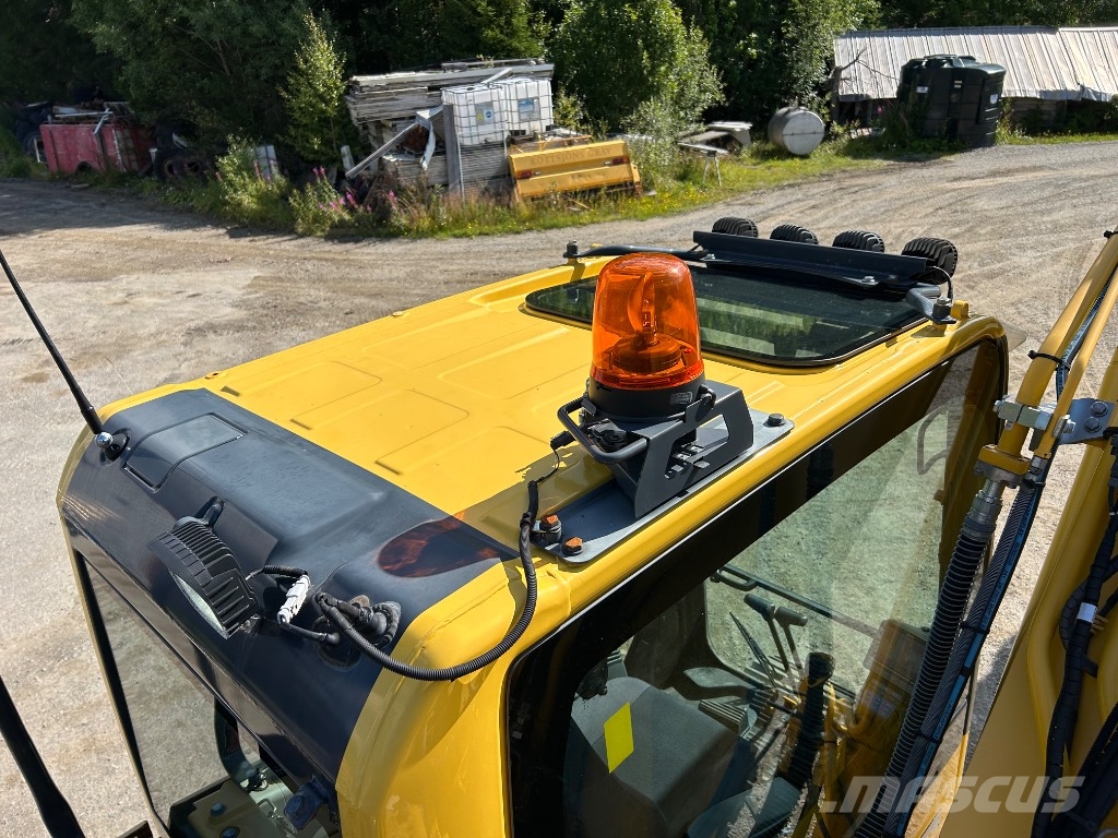 Komatsu PC 210 LC-11 حفارات زحافة