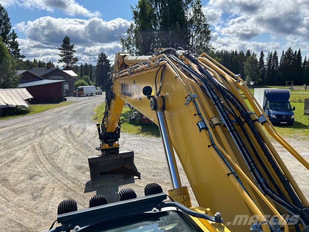 Komatsu PC 210 LC-11 حفارات زحافة