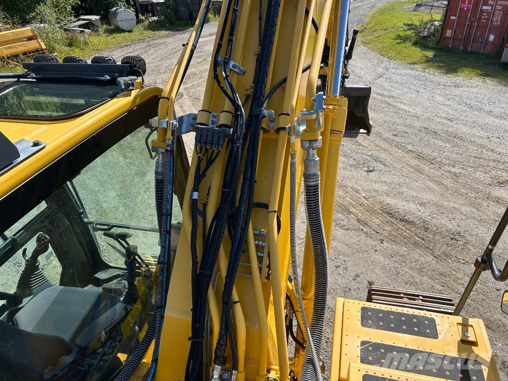 Komatsu PC 210 LC-11 حفارات زحافة