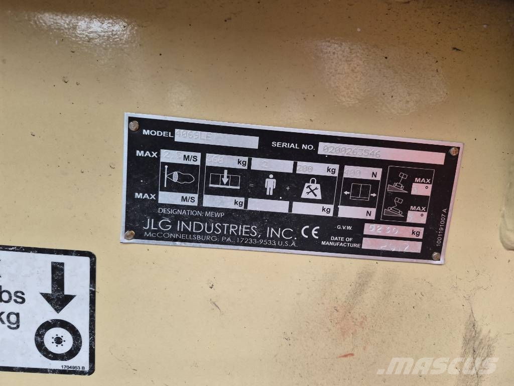 JLG 4096 LE رافعات مقصية الشكل