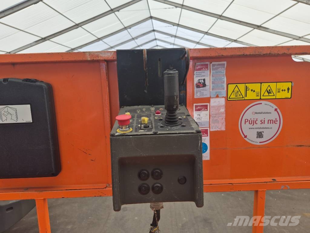 JLG 4096 LE رافعات مقصية الشكل