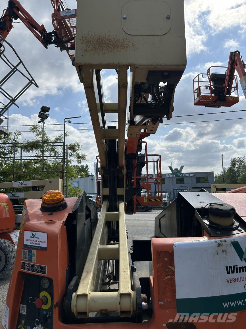 JLG 340AJ (4972) Iseliikuvad poomtõstukid