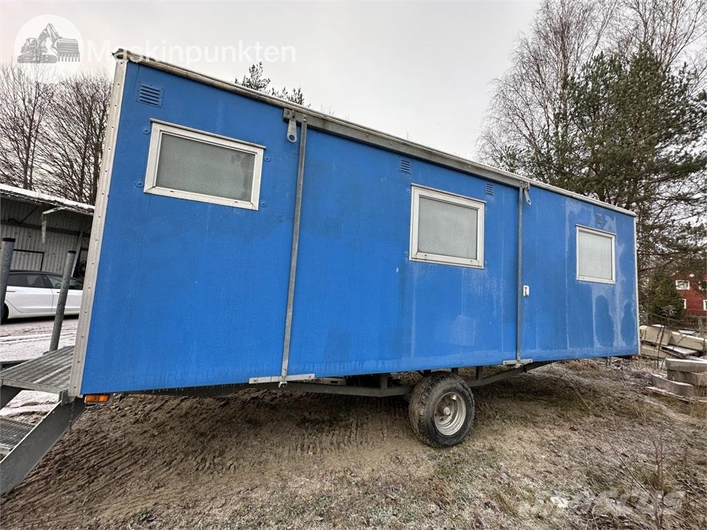  Lyckselevagnen PVT-6 Byggbarrack Настаняване на обекта
