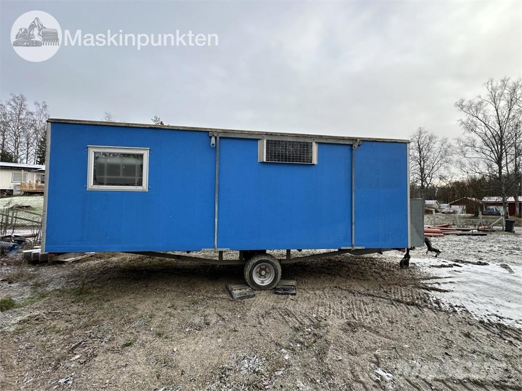  Lyckselevagnen PVT-6 Byggbarrack Настаняване на обекта
