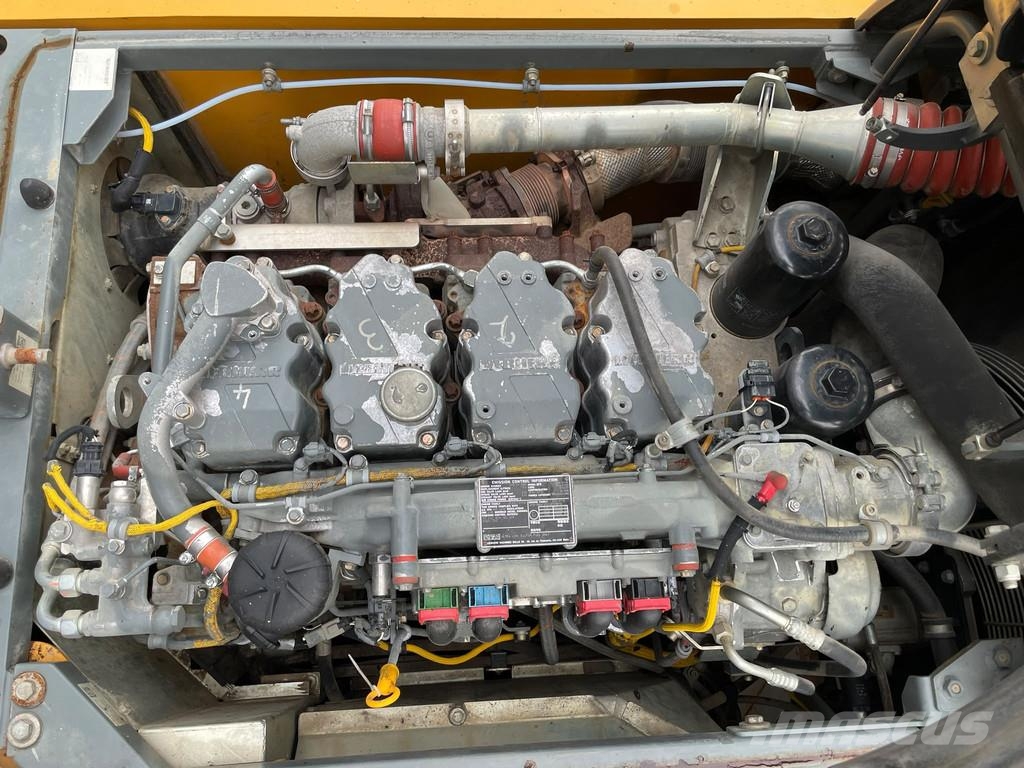 Liebherr R926LC Bagri goseničarji