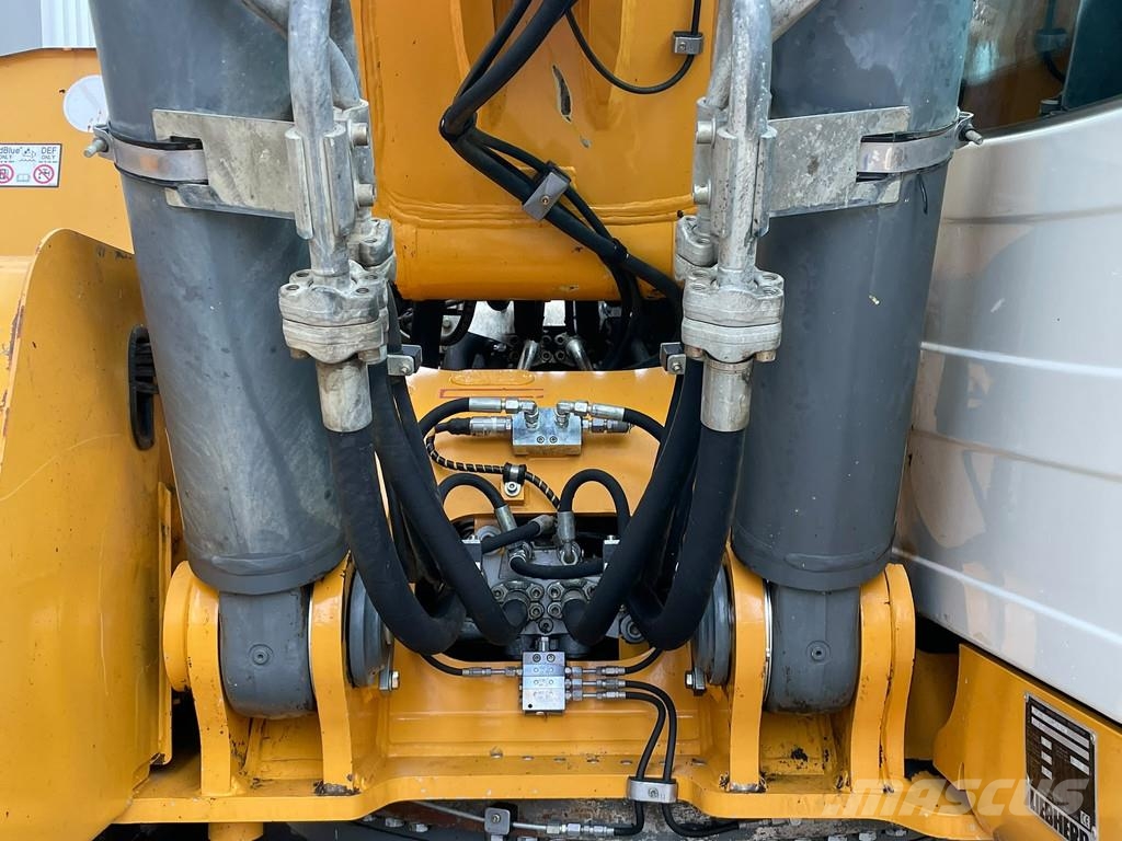 Liebherr R926LC Bagri goseničarji