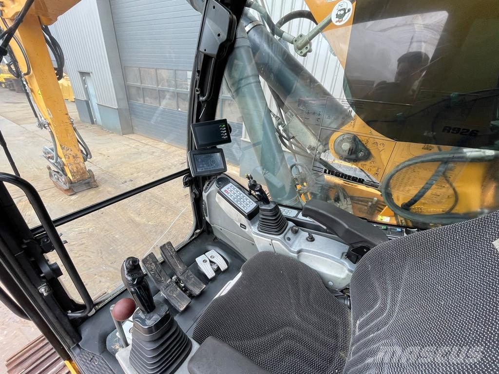 Liebherr R926LC Bagri goseničarji