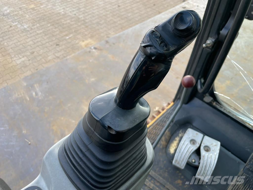 Liebherr R926LC Telakaivukoneet
