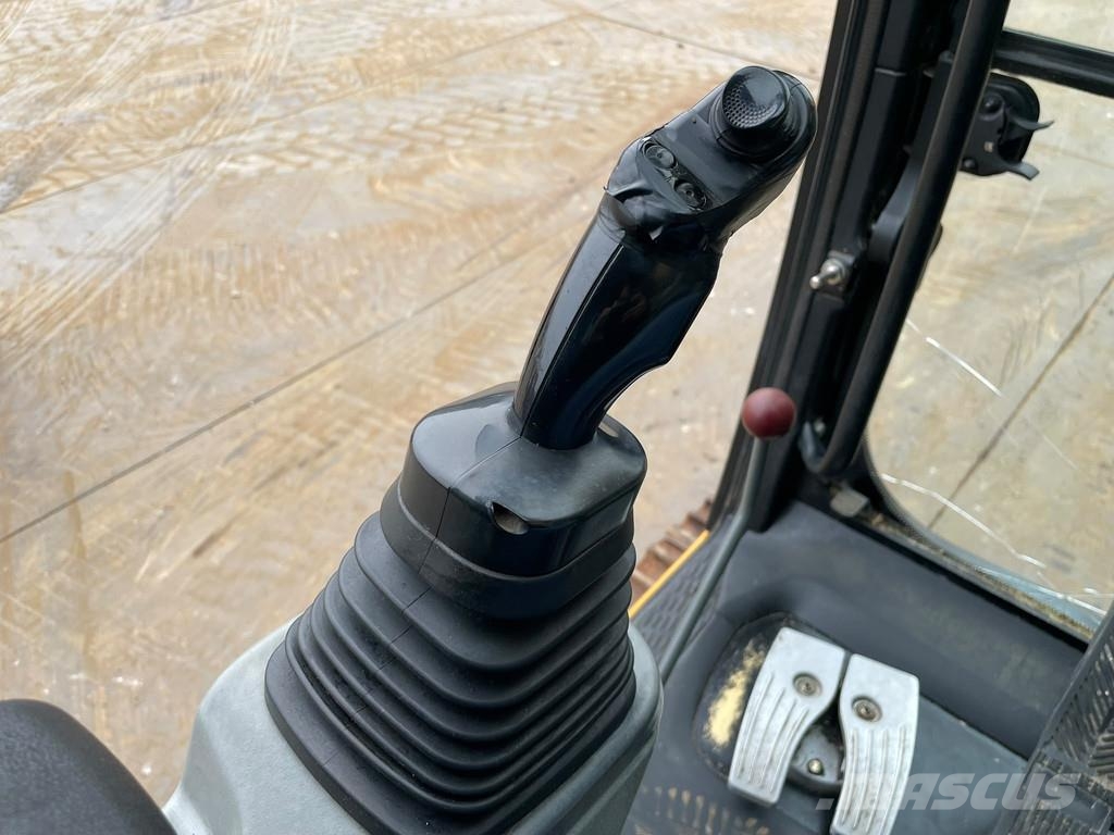 Liebherr R926LC Bagri goseničarji