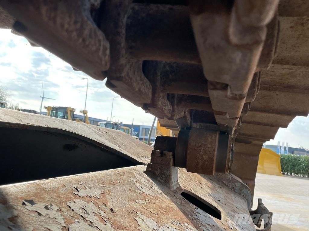 Liebherr R926LC Telakaivukoneet