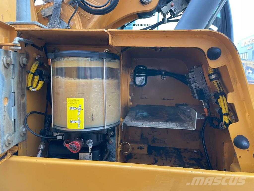 Liebherr R926LC Bagri goseničarji