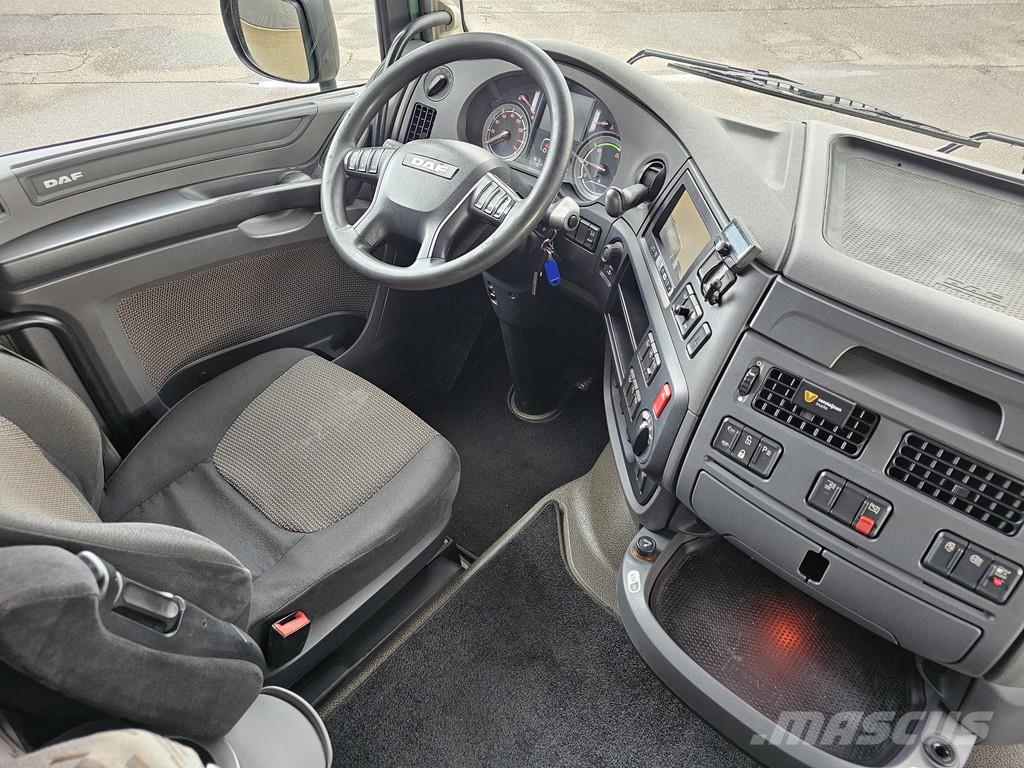 DAF XF 460 8x2 / HIAB CRANE + REMOTE / KRAN / GRUA Smagās mašīnas ar celtni