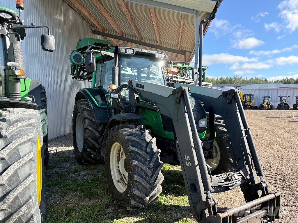 Valtra N121 Quicke lastare, 4.000tim Tractoren