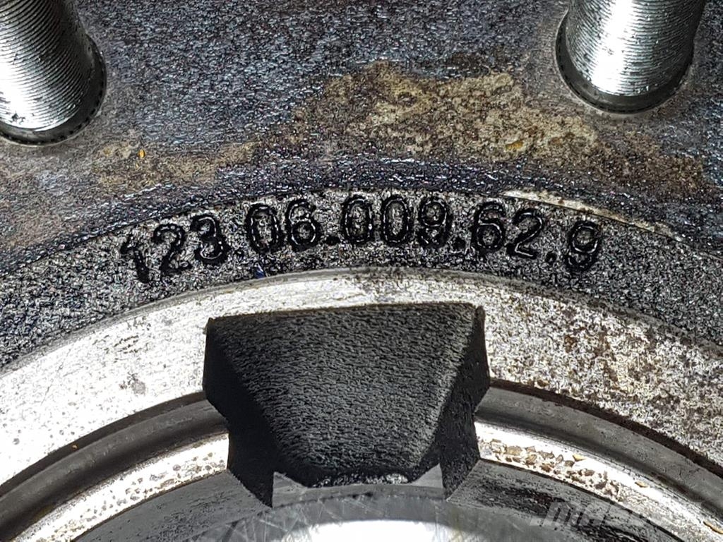 Liebherr L524-10410845-Spicer Dana 12306009629-Wheel hub 轴