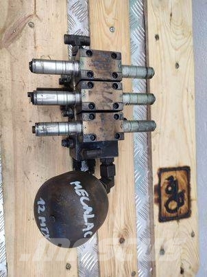 Mecalac 12 MTX (31923400) hydraulic block 液压