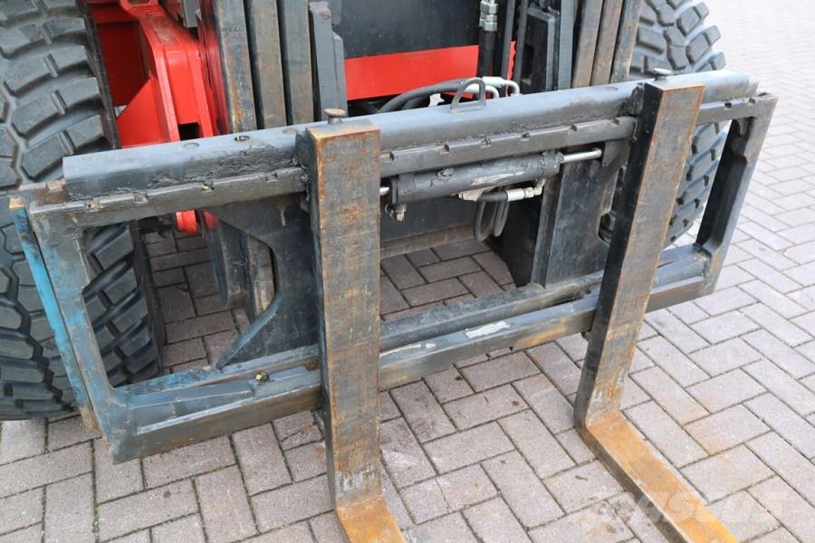 Manitou M26-4 Valid inspection, Diesel, 4x4 Drive, 4500mm Terenski viličar