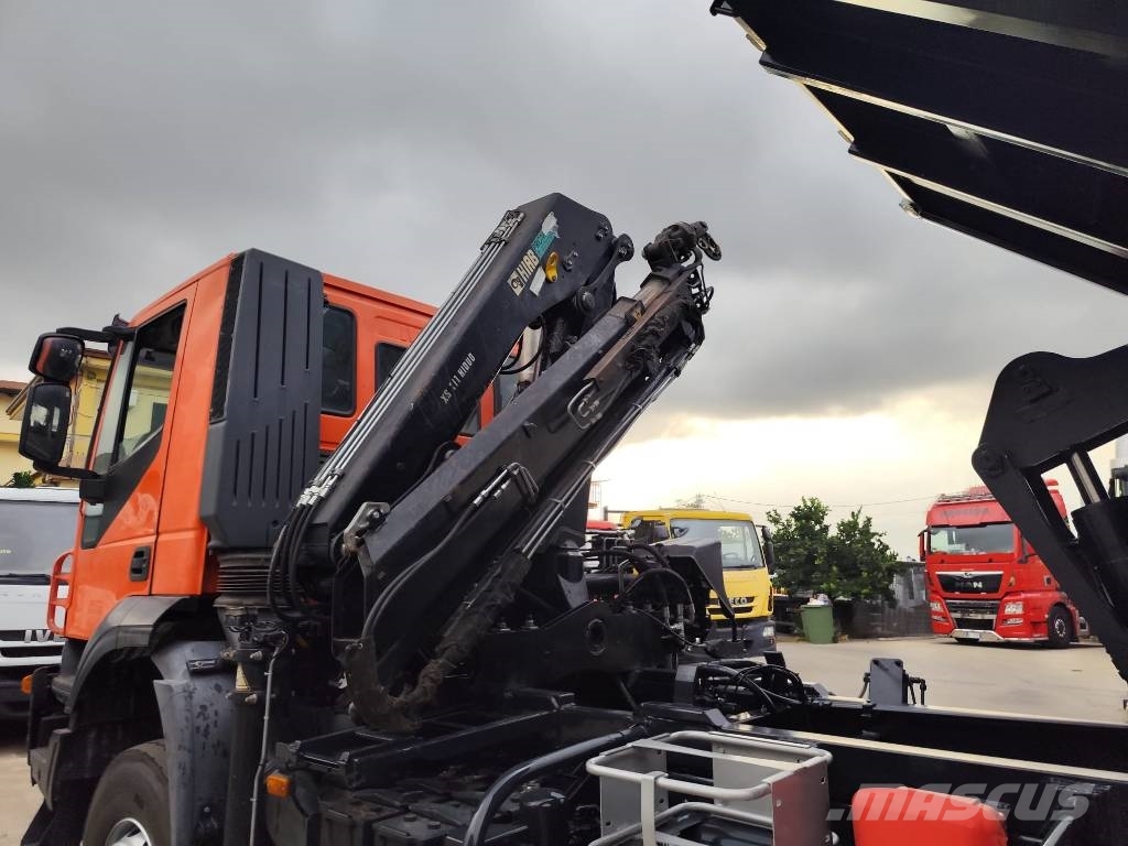 Iveco Trakker 190 T36 Φορτηγά με Γερανό