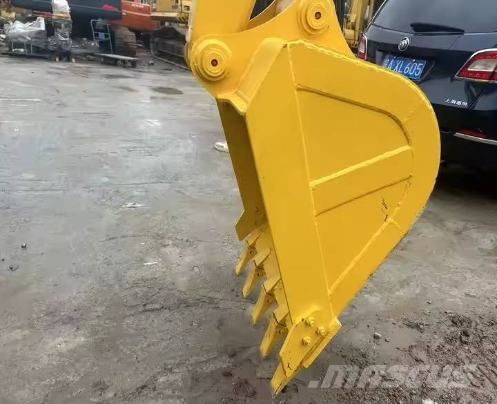 Komatsu PC70-8 Väikeekskavaatorid 7t-12t