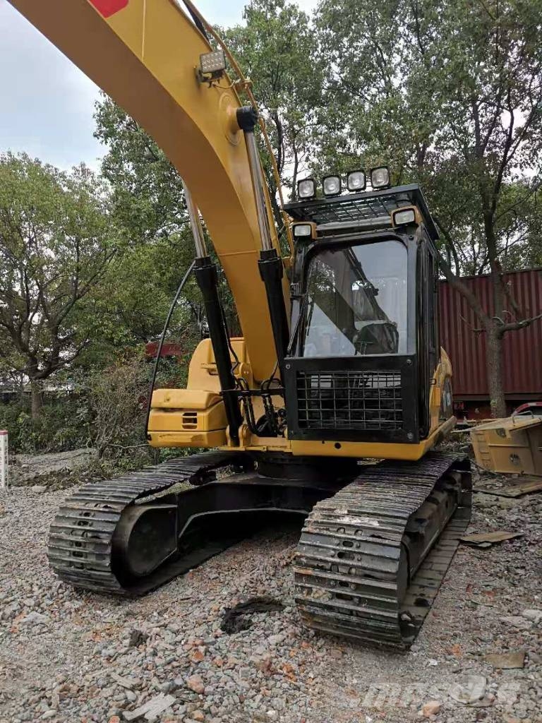 CAT 320 D Lánctalpas kotrók