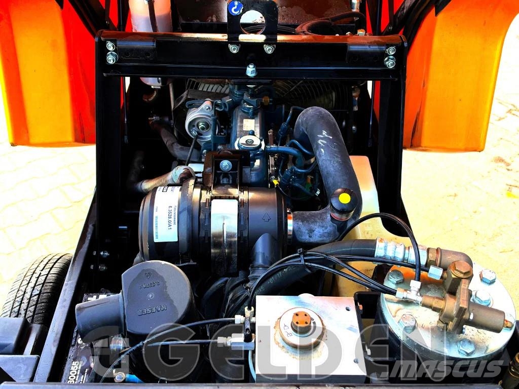 Kaeser M27 PE- Kubota 2,7 m3 - min 7 Bar 18 kW Kompressorit