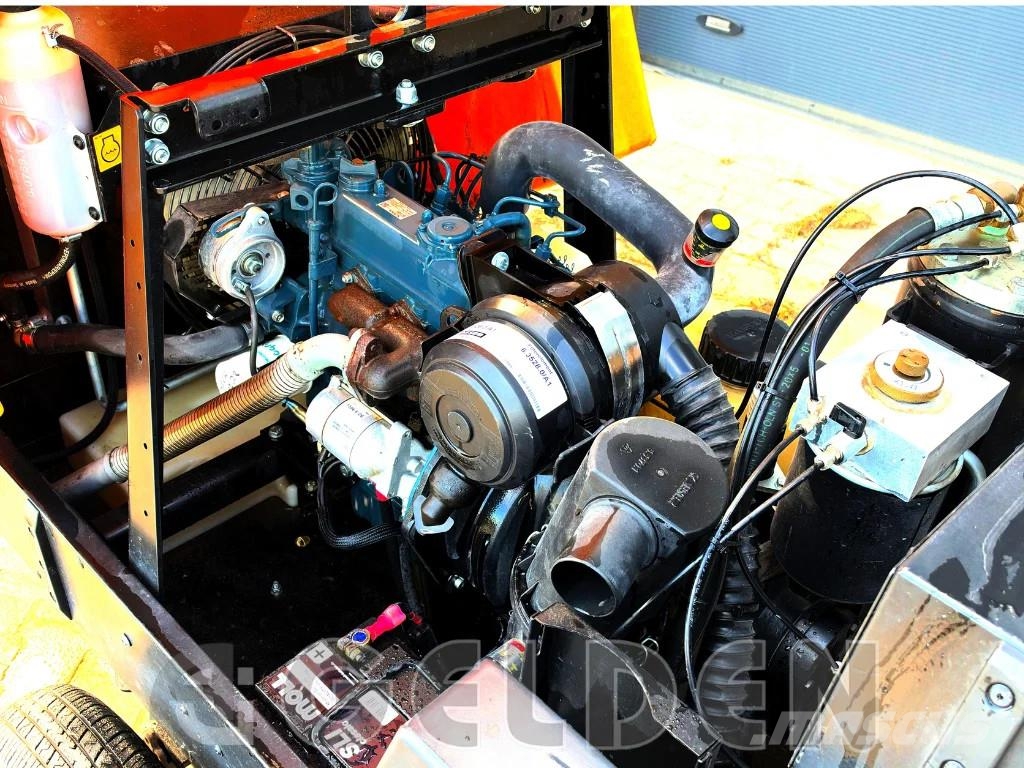 Kaeser M27 PE- Kubota 2,7 m3 - min 7 Bar 18 kW Kompressorit