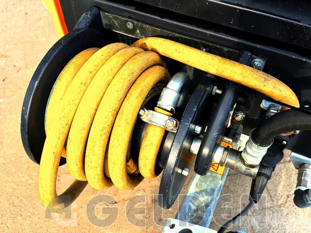 Kaeser M27 PE- Kubota 2,7 m3 - min 7 Bar 18 kW Kompressorit