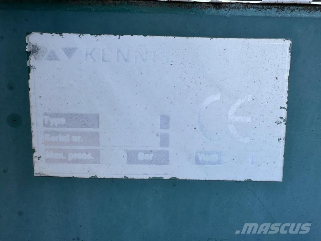 Floor FLUO-24-30H2 3 AXLE BPW + KENNIS R-28/100-3 Полуприцепы-платформы/боковая разгрузка