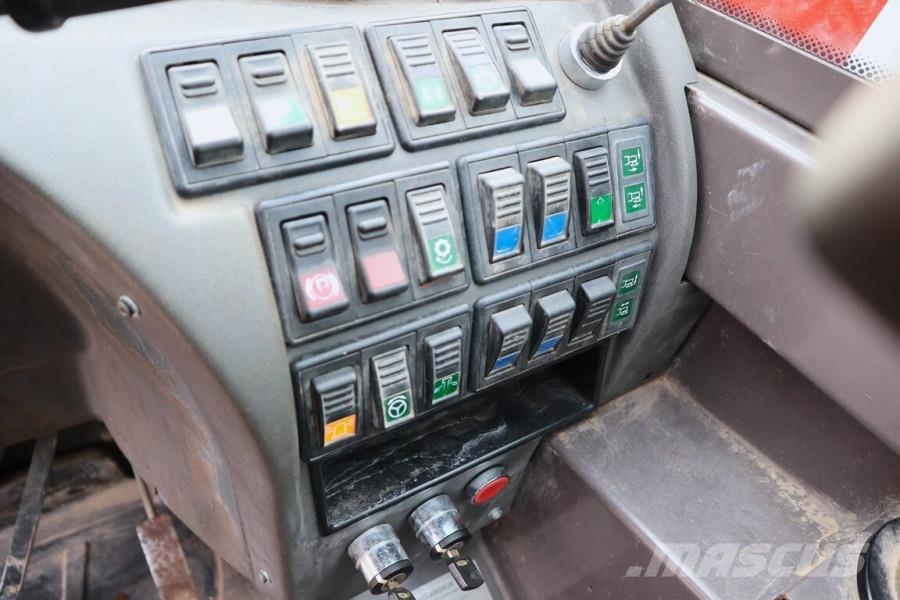 Manitou MRT3050 Diesel, 4x4x4 Drive, 5000kg Capacity, 30m 滑移轉向裝載機